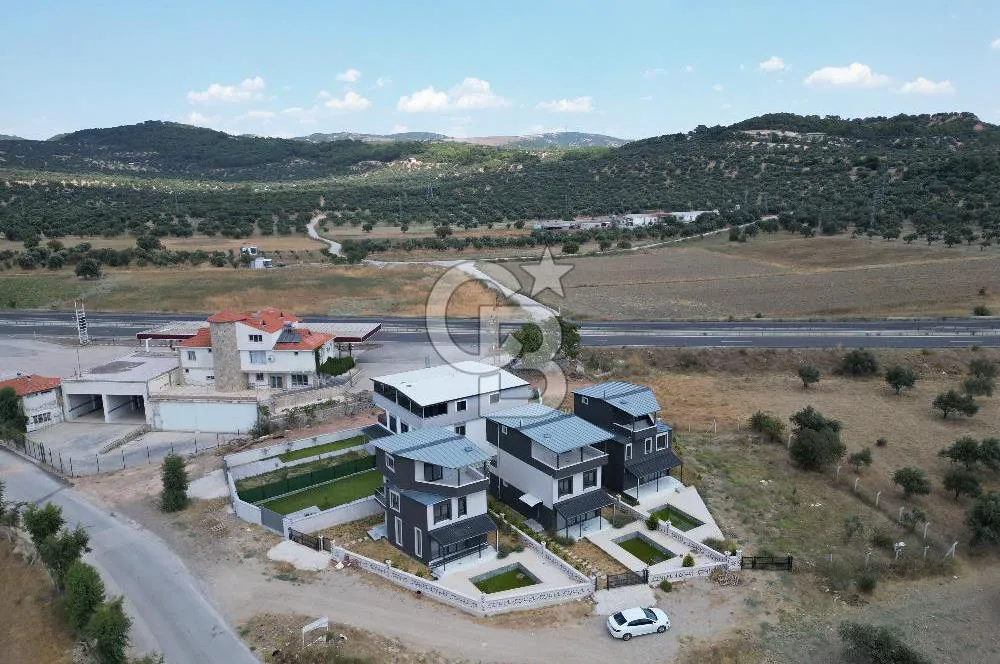 Şakran’da denize ve anayola yakın satılık 4+1 tripleks villa — fotoğraf 2