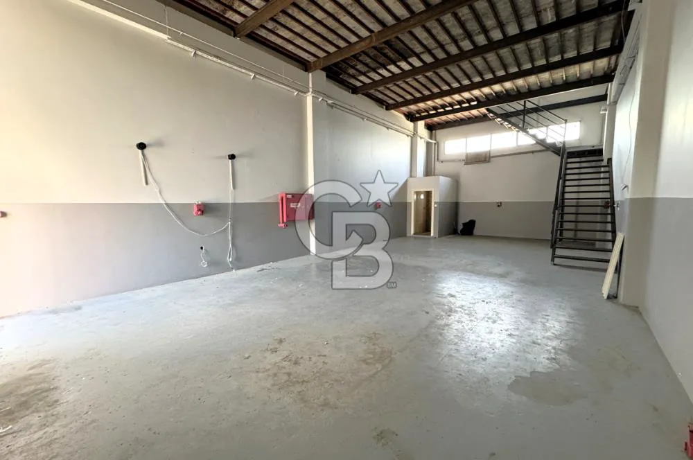 Bornova 4. sanayi sitesi’nde 200 metrekare kiralık iş yeri — fotoğraf 2