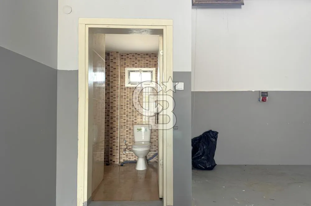 Bornova 4. sanayi sitesi’nde 200 metrekare kiralık iş yeri — fotoğraf 3