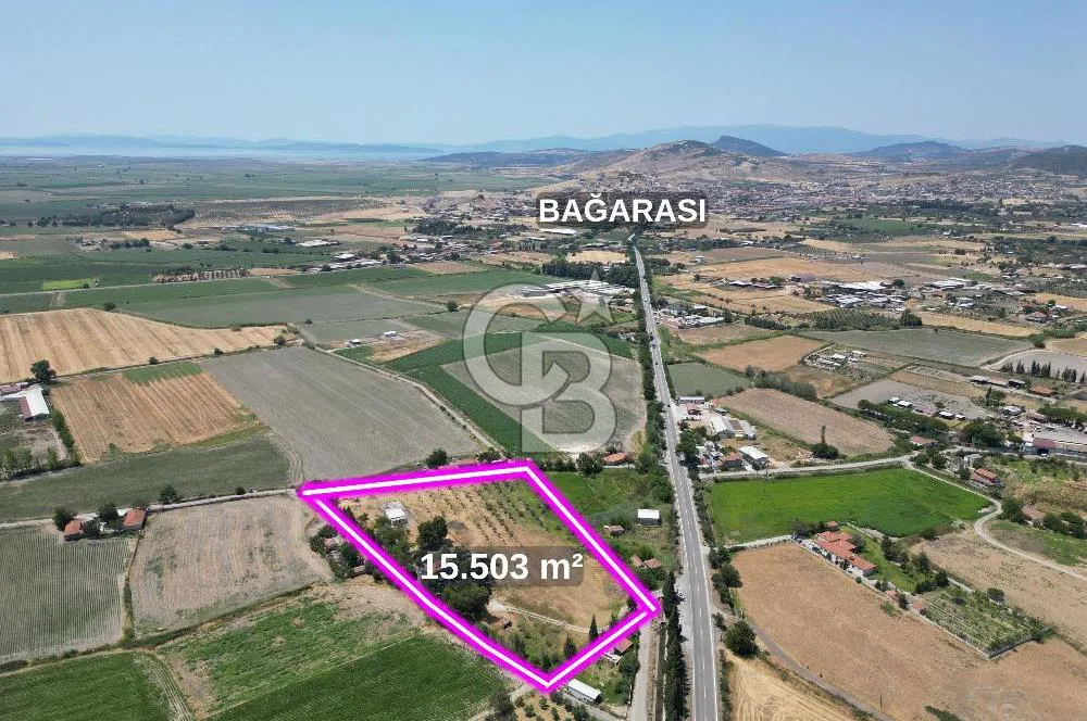 Foça-izmir karayolu üzerinde satılık 15.503 m2 müstakil tarla — fotoğraf 1